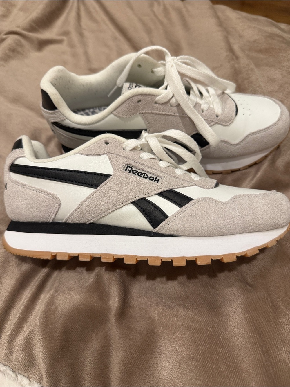 Reebok women’s Sneakers in White, Light Gray and Black